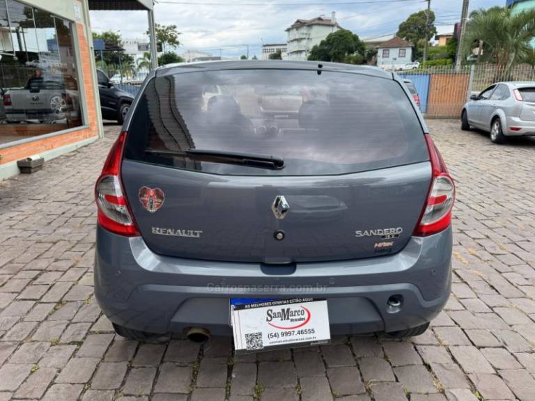 RENAULT - SANDERO - 2010/2011 - Prata - R$ 28.500,00