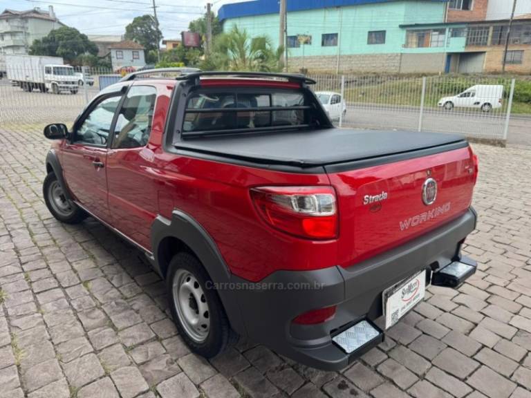 FIAT - STRADA - 2014/2014 - Vermelha - R$ 60.000,00