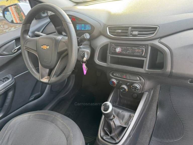 CHEVROLET - ONIX - 2013/2013 - Branca - R$ 41.000,00
