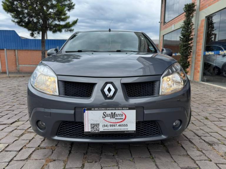 RENAULT - SANDERO - 2010/2011 - Prata - R$ 28.500,00