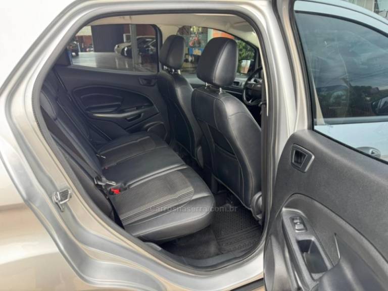 FORD - ECOSPORT - 2018/2019 - Prata - R$ 75.000,00