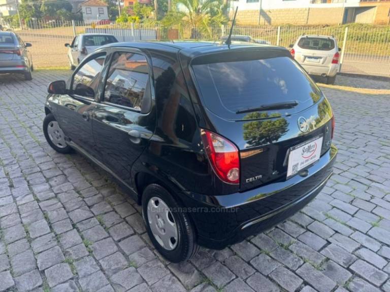 CHEVROLET - CELTA - 2009/2010 - Preta - R$ 27.000,00