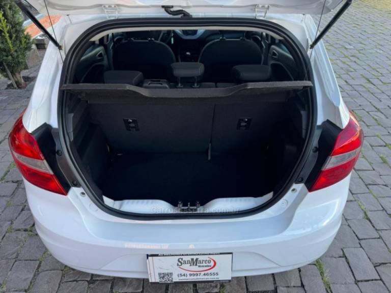 FORD - KA - 2016/2017 - Branca - R$ 40.000,00