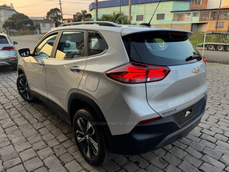 CHEVROLET - TRACKER - 2022/2023 - Prata - R$ 122.000,00