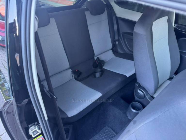 VOLKSWAGEN - UP - 2014/2015 - Preta - R$ 36.000,00