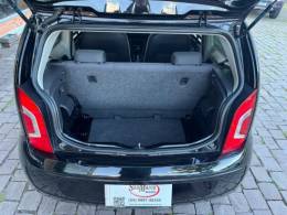 VOLKSWAGEN - UP - 2014/2015 - Preta - R$ 36.000,00