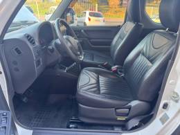 SUZUKI - JIMNY - 2021/2022 - Branca - R$ 103.000,00