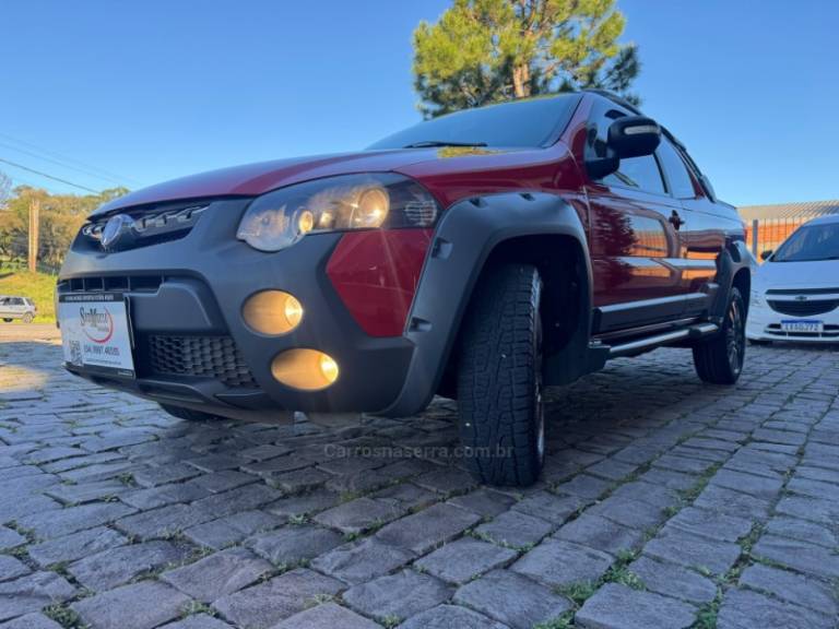 FIAT - STRADA - 2017/2018 - Vermelha - R$ 76.000,00