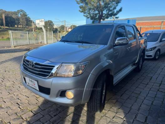 TOYOTA - HILUX - 2013/2013 - Prata - R$ 125.000,00