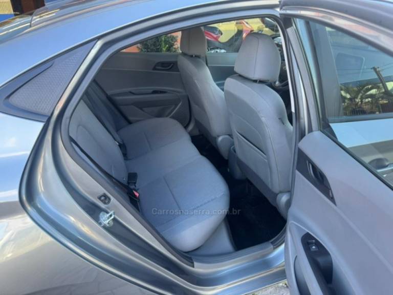 HYUNDAI - HB20S - 2023/2024 - Cinza - R$ 85.000,00