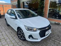 CHEVROLET - ONIX - 2024/2025 - Branca - R$ 103.000,00