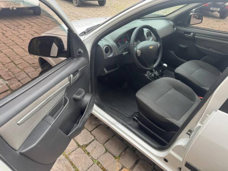 CHEVROLET - CELTA - 2014/2015 - Branca - R$ 35.000,00