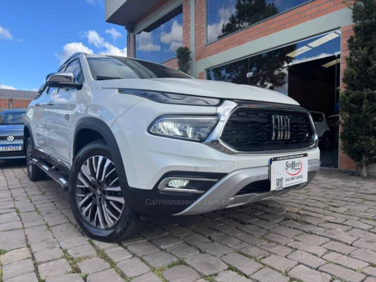 FIAT - TORO - 2024/2024 - Branca - R$ 175.000,00