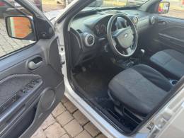 FORD - ECOSPORT - 2011/2012 - Prata - R$ 45.000,00