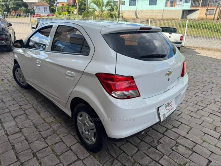 CHEVROLET - ONIX - 2013/2013 - Branca - R$ 40.000,00