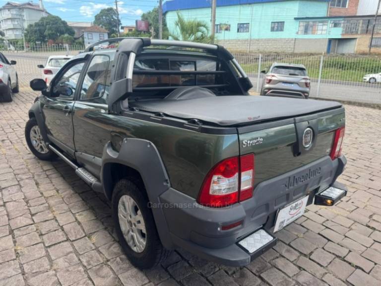 FIAT - STRADA - 2011/2011 - Verde - Sob Consulta