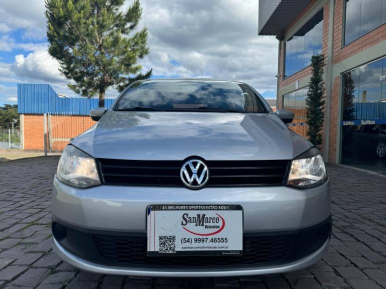 VOLKSWAGEN - FOX - 2013/2014 - Prata - R$ 43.500,00