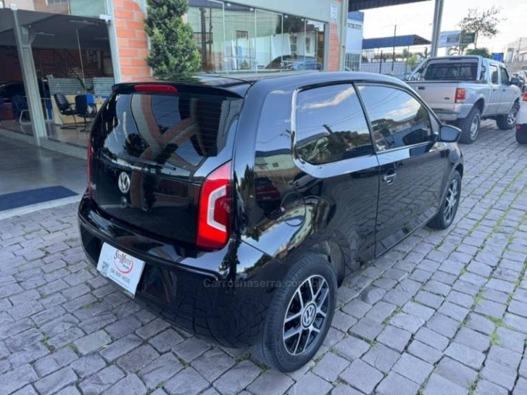 VOLKSWAGEN - UP - 2014/2015 - Preta - R$ 36.000,00