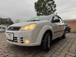 FORD - FIESTA - 2008/2009 - Branca - R$ 23.000,00