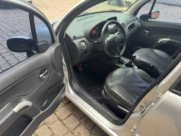 CITROËN - C3 - 2010/2011 - Prata - R$ 23.500,00