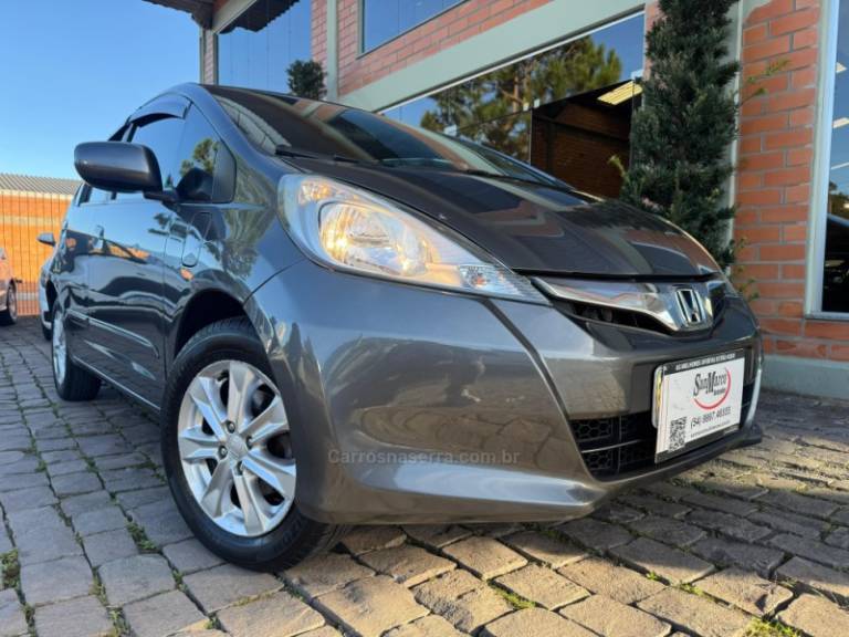 HONDA - FIT - 2012/2013 - Cinza - R$ 56.000,00
