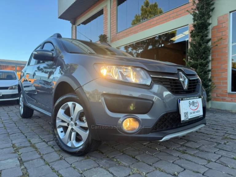 RENAULT - SANDERO - 2018/2019 - Cinza - R$ 59.000,00