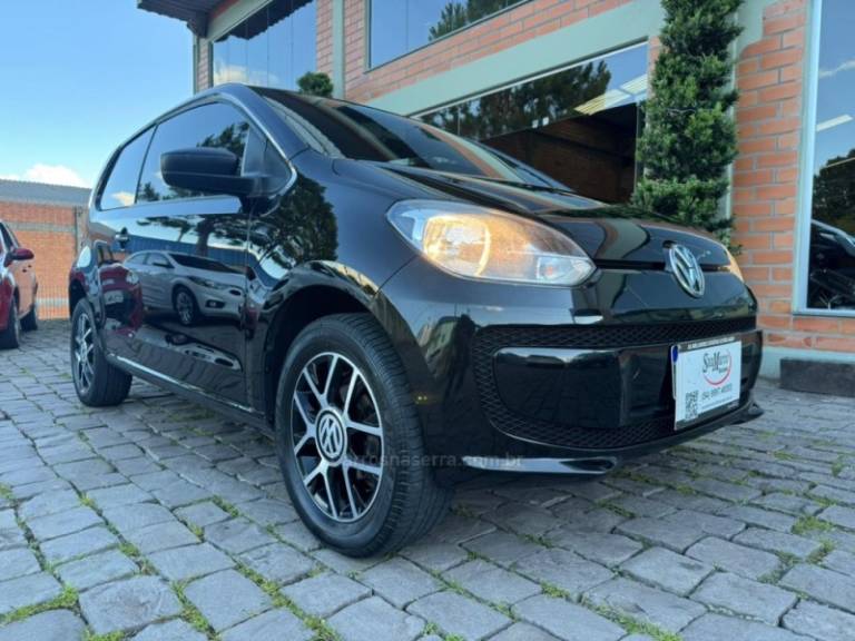 VOLKSWAGEN - UP - 2014/2015 - Preta - R$ 36.000,00