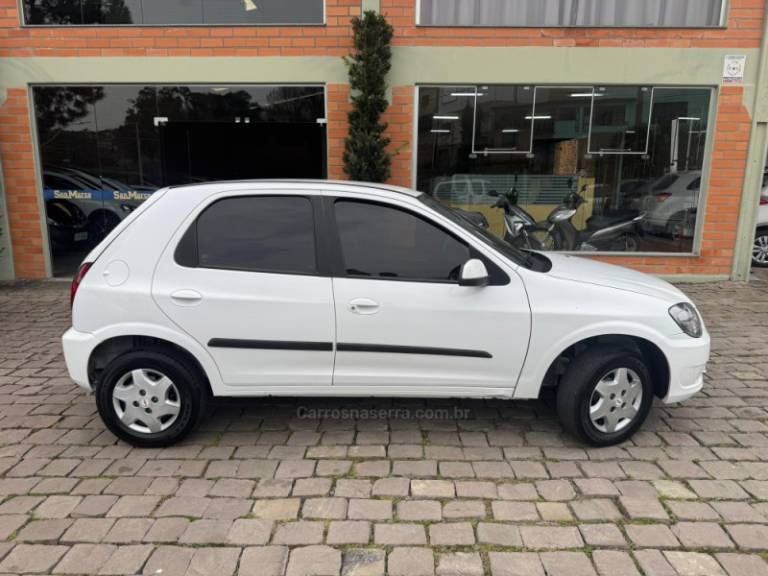 CHEVROLET - CELTA - 2014/2015 - Branca - R$ 35.000,00