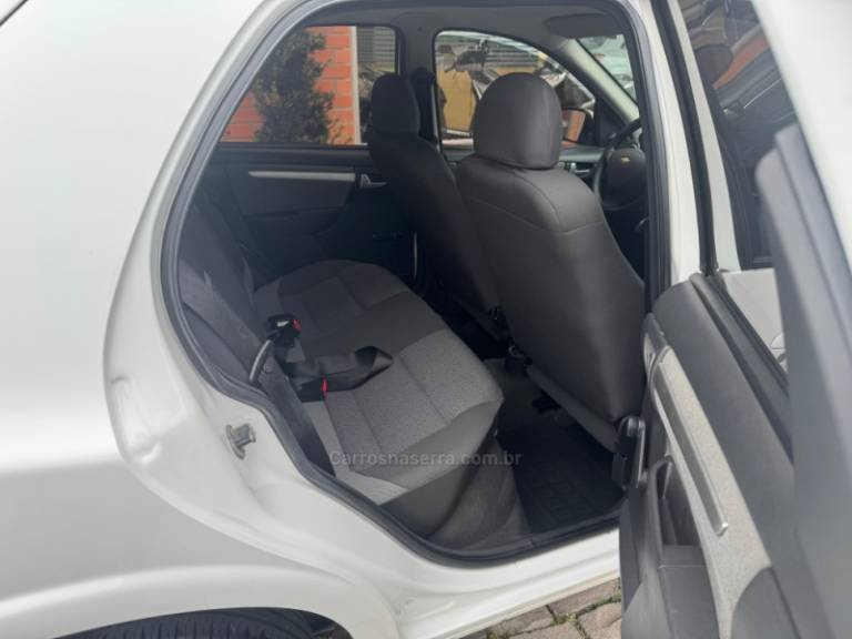 CHEVROLET - CELTA - 2014/2015 - Branca - R$ 35.000,00