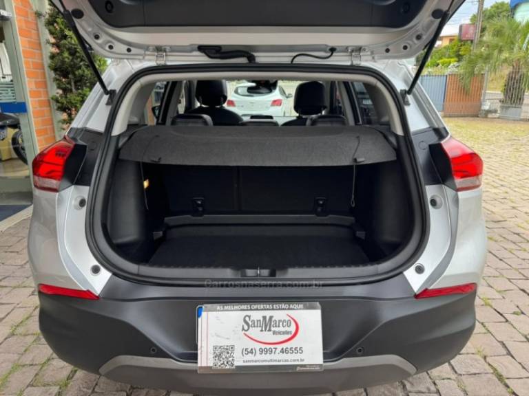 CHEVROLET - TRACKER - 2022/2023 - Prata - R$ 110.000,00
