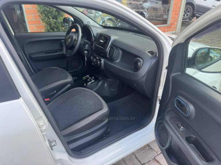 FIAT - MOBI - 2017/2018 - Branca - R$ 46.000,00