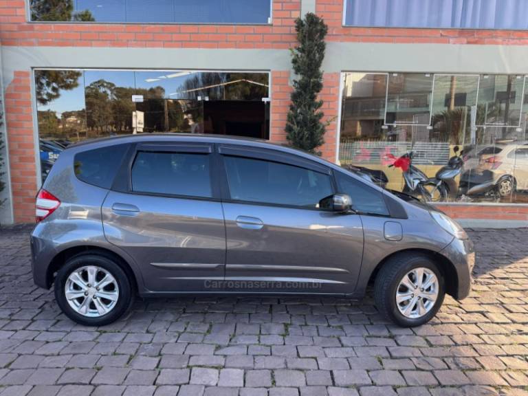 HONDA - FIT - 2012/2013 - Cinza - R$ 56.000,00
