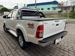 TOYOTA - HILUX - 2013/2013 - Branca - R$ 132.000,00