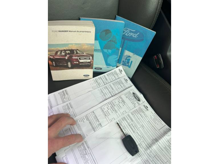 FORD - RANGER - 2018/2018 - Branca - R$ 141.000,00