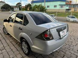 FORD - FIESTA - 2011/2012 - Prata - R$ 33.500,00