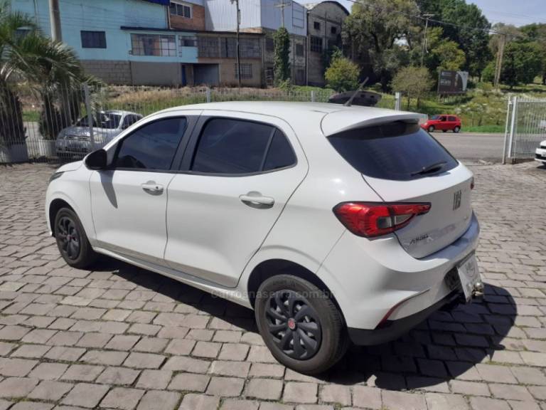 FIAT - ARGO - 2019/2020 - Branca - R$ 59.000,00