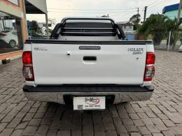 TOYOTA - HILUX - 2013/2013 - Branca - R$ 132.000,00