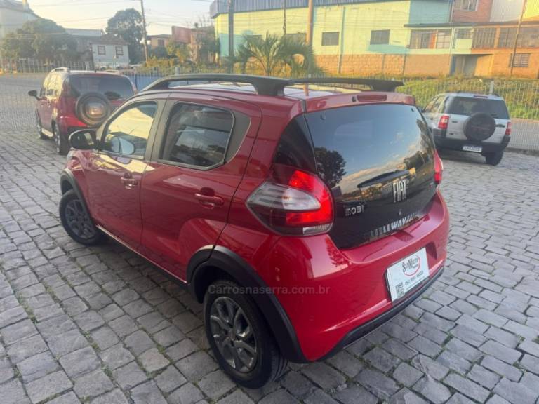 FIAT - MOBI - 2016/2017 - Vermelha - R$ 45.000,00