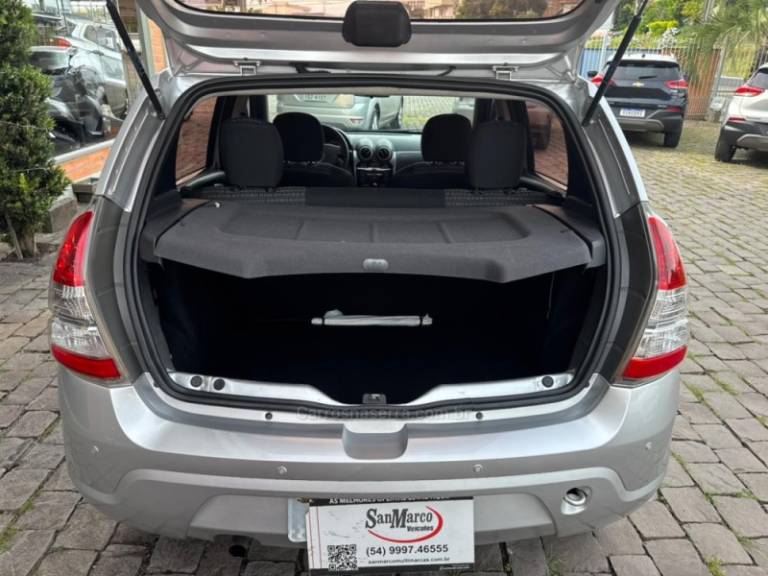 RENAULT - SANDERO - 2013/2014 - Prata - R$ 34.000,00