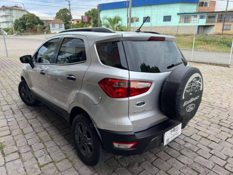 FORD - ECOSPORT - 2018/2019 - Prata - R$ 75.000,00