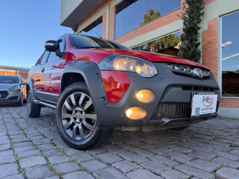 FIAT - STRADA - 2017/2018 - Vermelha - R$ 76.000,00