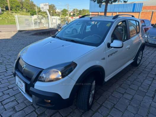 RENAULT - SANDERO - 2014/2014 - Branca - R$ 46.000,00