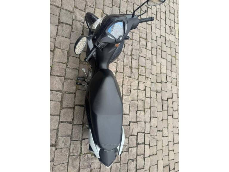 HONDA - BIZ 110I - 2019/2019 - Cinza - R$ 12.800,00