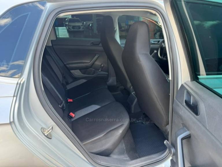 VOLKSWAGEN - POLO - 2024/2025 - Prata - R$ 79.000,00