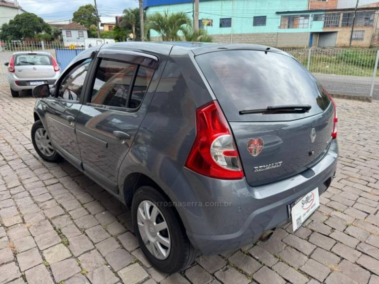 RENAULT - SANDERO - 2010/2011 - Prata - R$ 28.500,00