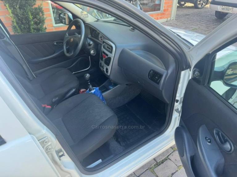 FIAT - PALIO - 2013/2014 - Branca - R$ 34.500,00