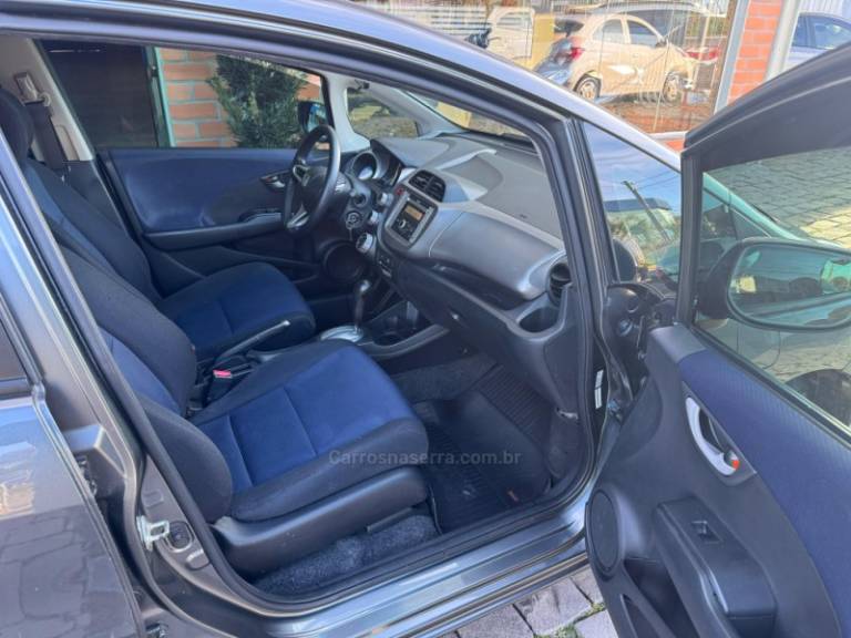 HONDA - FIT - 2012/2013 - Cinza - R$ 56.000,00
