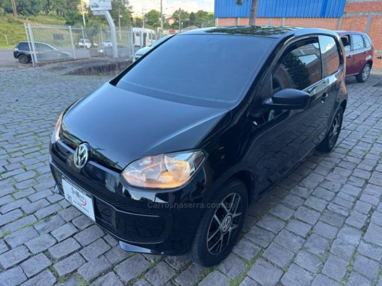 VOLKSWAGEN - UP - 2014/2015 - Preta - R$ 36.000,00