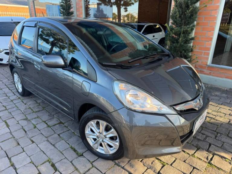 HONDA - FIT - 2012/2013 - Cinza - R$ 56.000,00