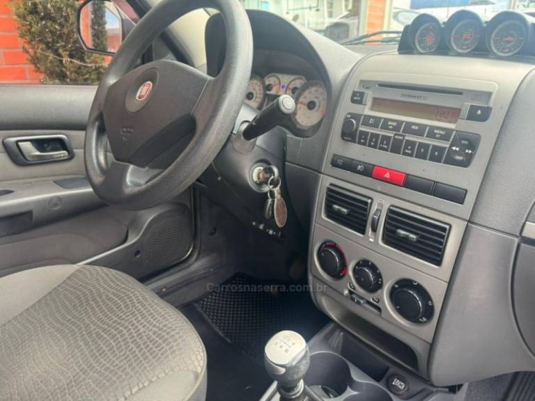 FIAT - STRADA - 2011/2011 - Verde - Sob Consulta